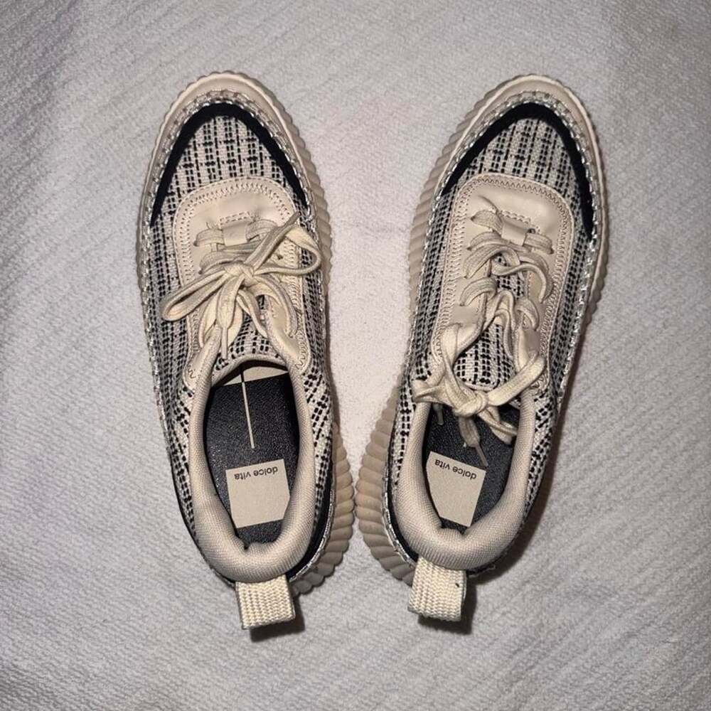 Dolce Vita Dannis Sneakers Size 7.5M Black White Chunky Platform